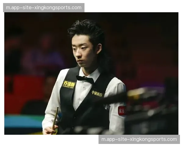 吴宜泽半决赛4比6憾负霍金斯 中国军团独苗止步四强无缘决赛 吴宜泽半决赛4比6憾负霍金斯 中国军团独苗止步四强无缘决赛