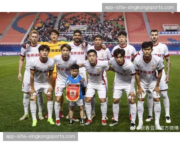 路易斯·苏亚雷斯点球扳平总比分，葡萄牙体育定位球战术发挥重要作用