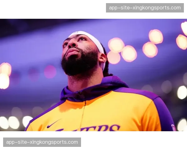 湖人雷迪克面临三巨头球权分配 要求核心球员为大局做出牺牲